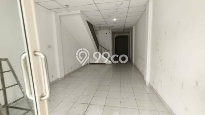 Ruko Premium Kawasan Cengkareng, Luas 300m2m², Mainroad, Tingkat Keramaian Tinggi Ruko Premium Kawasan Cengkareng, Luas 300m2m², Mainroad, Tingkat Keramaian Tinggi