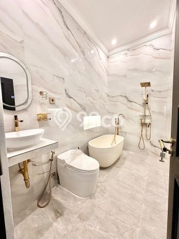 Hunian Elit LB 210m2 Siap Pakai Desain Elegan di Pulomas, Jakarta Timur Hunian Elit LB 210m2 Siap Pakai Desain Elegan di Pulomas, Jakarta Timur