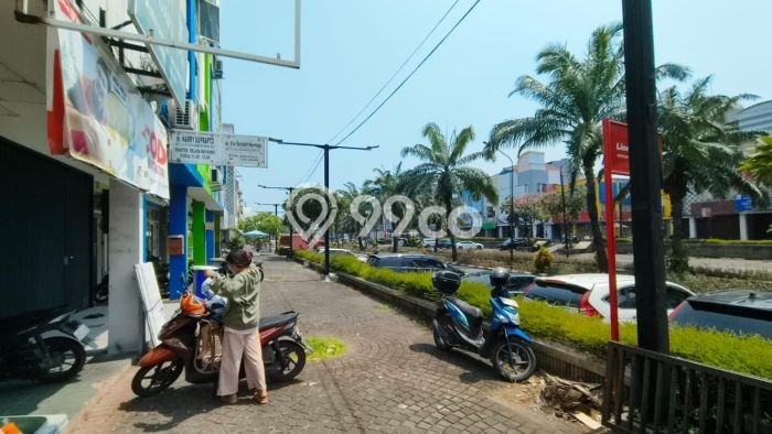 Ruko Premium Kawasan Cengkareng, Luas 300m2m², Mainroad, Tingkat Keramaian Tinggi Ruko Premium Kawasan Cengkareng, Luas 300m2m², Mainroad, Tingkat Keramaian Tinggi