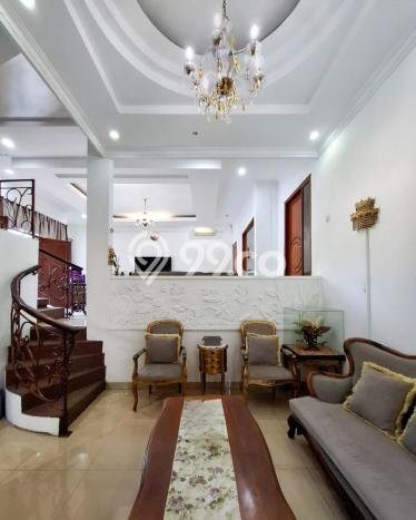 Ready to Use! Premium House LT 210m2 Desain Elegan di Cipete Ready to Use! Premium House LT 210m2 Desain Elegan di Cipete