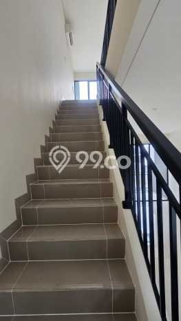 Ruko Dijual di Tangerang LT 99m2 & LB 297m2 Lokasi Terbaik! Ruko Dijual di Tangerang LT 99m2 & LB 297m2 Lokasi Terbaik!