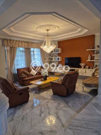 Dijual Rumah Mewah Megah Dengan View Eksklusif di Pluit, Jakarta Utara Dijual Rumah Mewah Megah Dengan View Eksklusif di Pluit, Jakarta Utara