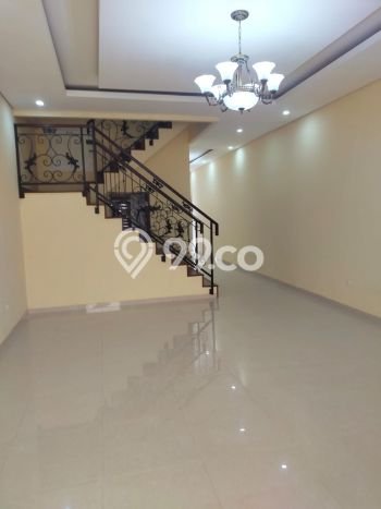 Rumah Mewah LB 180m2 Siap Pakai Desain Elegan di Kemanggisan, Jakarta Barat Rumah Mewah LB 180m2 Siap Pakai Desain Elegan di Kemanggisan, Jakarta Barat