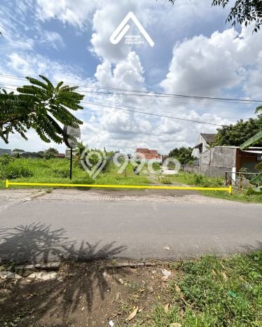 Lahan Dijual Lokasi Strategis di Yogyakarta dengan Luas 1048m2 Lahan Dijual Lokasi Strategis di Yogyakarta dengan Luas 1048m2