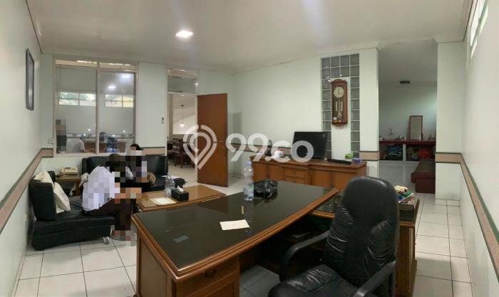 Ready to Use! Premium House LT 498m2 Desain Elegan di Cipaganti Ready to Use! Premium House LT 498m2 Desain Elegan di Cipaganti