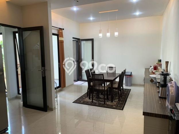 Rumah Lokasi Strategis area , Batam, LT 190m2m² LB 300m2m² Rumah Lokasi Strategis area , Batam, LT 190m2m² LB 300m2m²
