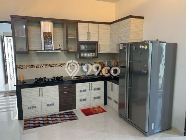 Rumah Lokasi Strategis area , Batam, LT 190m2m² LB 300m2m² Rumah Lokasi Strategis area , Batam, LT 190m2m² LB 300m2m²