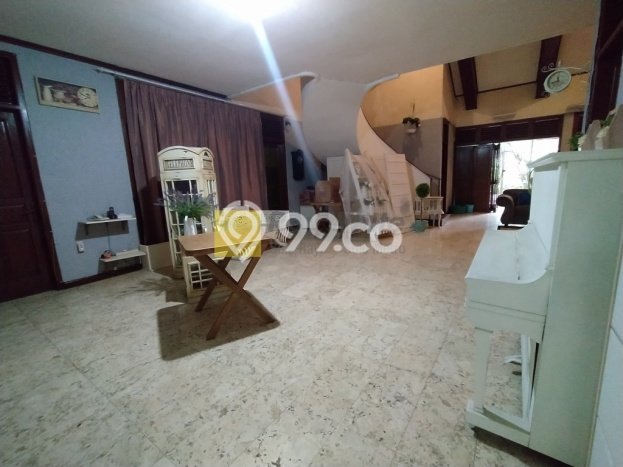 Rumah EXCLUSIVE area Pasar Kliwon, Surakarta, LT 615m2m² LB 410m2m² HARGA TERBAIK! Rumah EXCLUSIVE area Pasar Kliwon, Surakarta, LT 615m2m² LB 410m2m² HARGA TERBAIK!