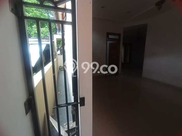 Lokasi strategis! Rumah siap pakai disewakan di Manahan LB 80m2 Lokasi strategis! Rumah siap pakai disewakan di Manahan LB 80m2