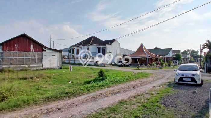 Lahan Strategis di mojosongo Dijual dengan Luas 217m2 Lahan Strategis di mojosongo Dijual dengan Luas 217m2