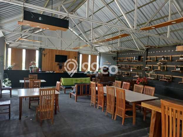 Unit Komersial Paling Strategis di Gilingan Solo dengan LB 480m2 Unit Komersial Paling Strategis di Gilingan Solo dengan LB 480m2
