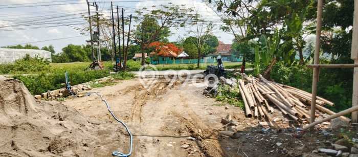 LOKASI PREMIUM! Gudang Area Bisnis di Wonosari, Luas 780m2m², Siap Bisnis LOKASI PREMIUM! Gudang Area Bisnis di Wonosari, Luas 780m2m², Siap Bisnis