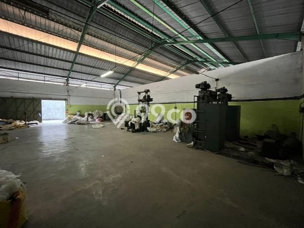 Area Ramai! Gudang Dijual di Cemani untuk Bisnis Luas Bangunan 1116m2 Area Ramai! Gudang Dijual di Cemani untuk Bisnis Luas Bangunan 1116m2