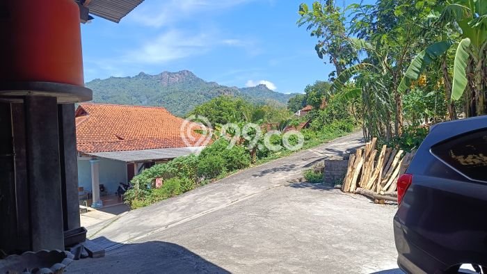 Untuk Dijual Komersial di Selogiri Wonogiri LT 379m2 / LB 350m2 Untuk Dijual Komersial di Selogiri Wonogiri LT 379m2 / LB 350m2