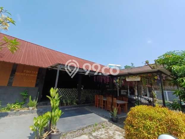 Unit Komersial Paling Strategis di Gilingan Solo dengan LB 480m2 Unit Komersial Paling Strategis di Gilingan Solo dengan LB 480m2
