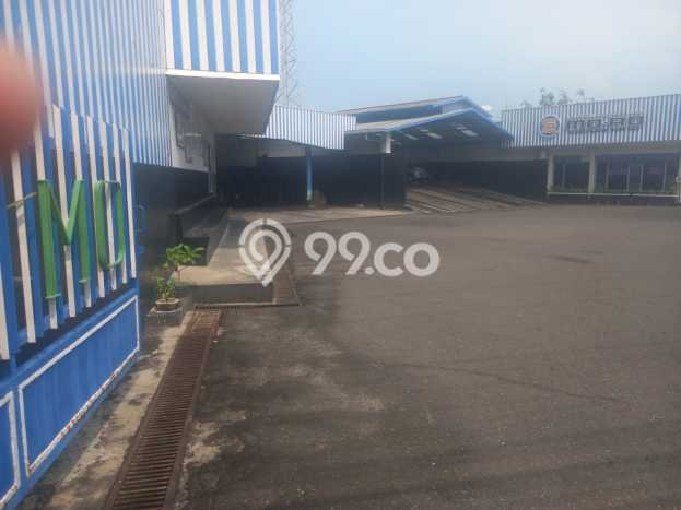 Unit Komersial Dijual di Laweyan Solo Luas Tanah 4200m2, Luas Bangunan 3000m2 Unit Komersial Dijual di Laweyan Solo Luas Tanah 4200m2, Luas Bangunan 3000m2