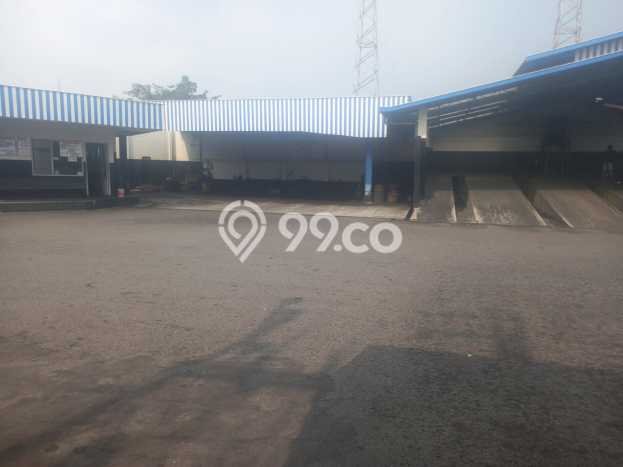 Unit Komersial Dijual di Laweyan Solo Luas Tanah 4200m2, Luas Bangunan 3000m2 Unit Komersial Dijual di Laweyan Solo Luas Tanah 4200m2, Luas Bangunan 3000m2