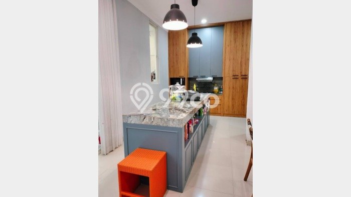 Jual Rumah Mewah Elegan Dengan View Eksklusif di Pakuwon Indah, Surabaya Jual Rumah Mewah Elegan Dengan View Eksklusif di Pakuwon Indah, Surabaya