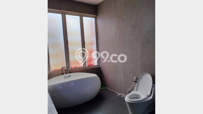 Jual Rumah Mewah Elegan Dengan View Eksklusif di Pakuwon Indah, Surabaya Jual Rumah Mewah Elegan Dengan View Eksklusif di Pakuwon Indah, Surabaya