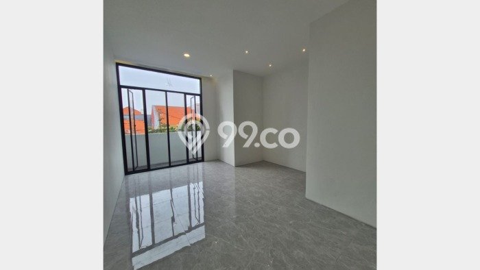 Dijual Rumah Premium dengan Fasilitas Sekitar Komplit di Rungkut, Surabaya Dijual Rumah Premium dengan Fasilitas Sekitar Komplit di Rungkut, Surabaya