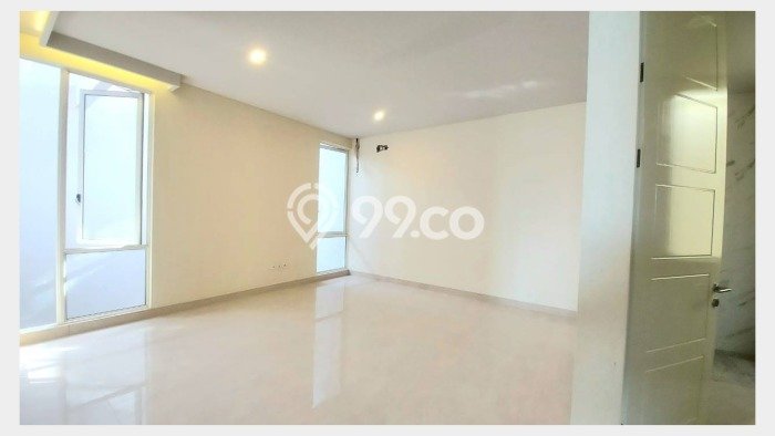 Jual Rumah Luas Elegan Dengan View Cantik di Pakuwon City, Surabaya Jual Rumah Luas Elegan Dengan View Cantik di Pakuwon City, Surabaya