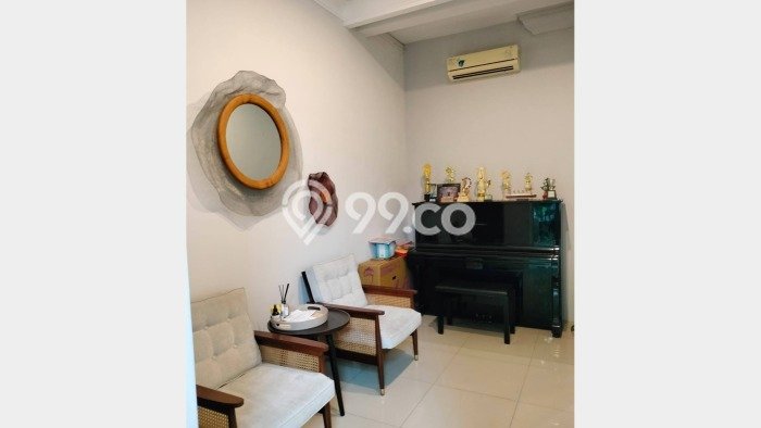 Jual Rumah Mewah Elegan Dengan View Eksklusif di Pakuwon Indah, Surabaya Jual Rumah Mewah Elegan Dengan View Eksklusif di Pakuwon Indah, Surabaya