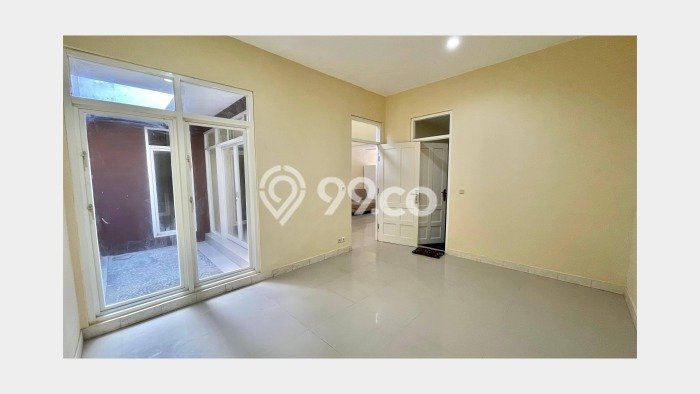 Dijual Hunian Rumah Terawat 3 Kamar di Citraland, Surabaya Dijual Hunian Rumah Terawat 3 Kamar di Citraland, Surabaya