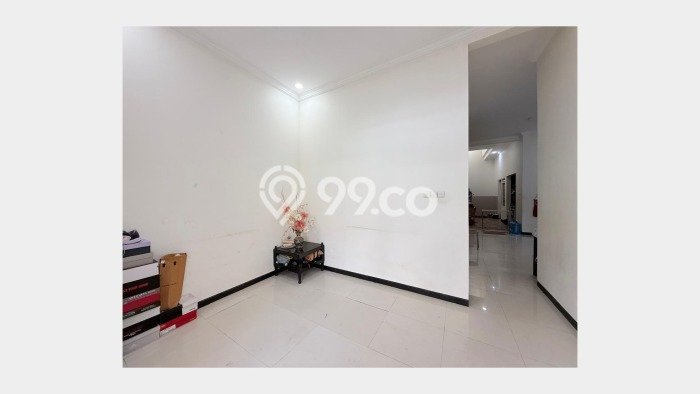 Dijual Cepat Rumah Favorit Siap Huni LB 250m2 di Rungkut, Surabaya Dijual Cepat Rumah Favorit Siap Huni LB 250m2 di Rungkut, Surabaya