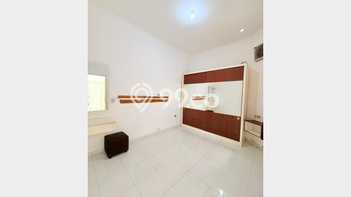 Hunian Cantik Modern Lb 96m2 di Rungkut, Surabaya Hunian Cantik Modern Lb 96m2 di Rungkut, Surabaya