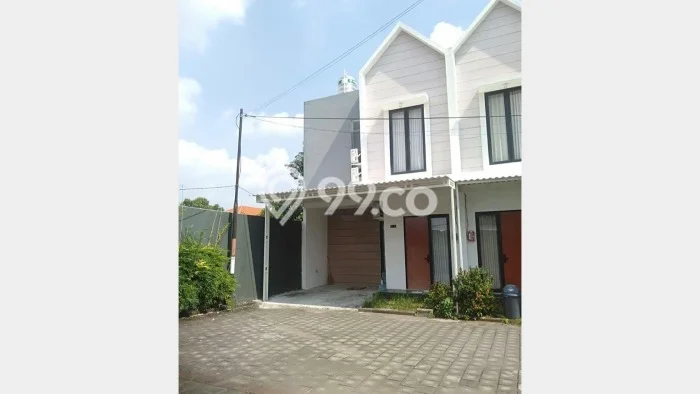 Disewakan Rumah Harga Terjangkau di Dharma Husada Surabaya dengan 3 Kamar Tidur Disewakan Rumah Harga Terjangkau di Dharma Husada Surabaya dengan 3 Kamar Tidur