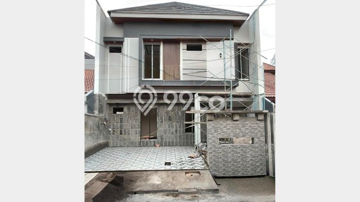 Rumah Luxury Modern Tanpa Renovasi di Manyar Surabaya Rumah Luxury Modern Tanpa Renovasi di Manyar Surabaya