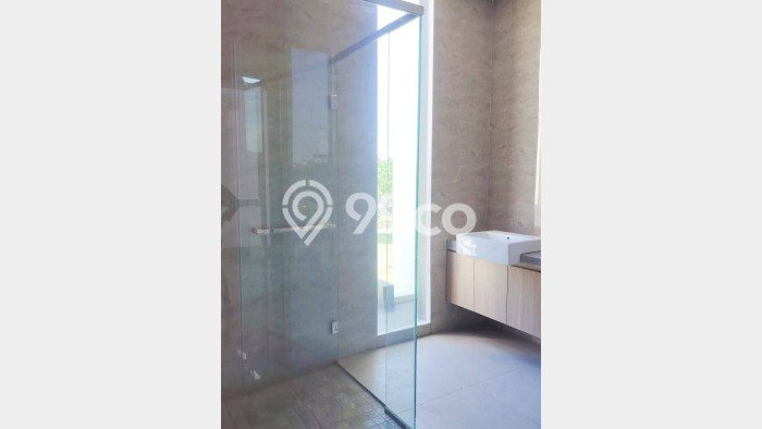 Jual Rumah Luas Elegan Dengan View Cantik di Pakuwon City, Surabaya Jual Rumah Luas Elegan Dengan View Cantik di Pakuwon City, Surabaya
