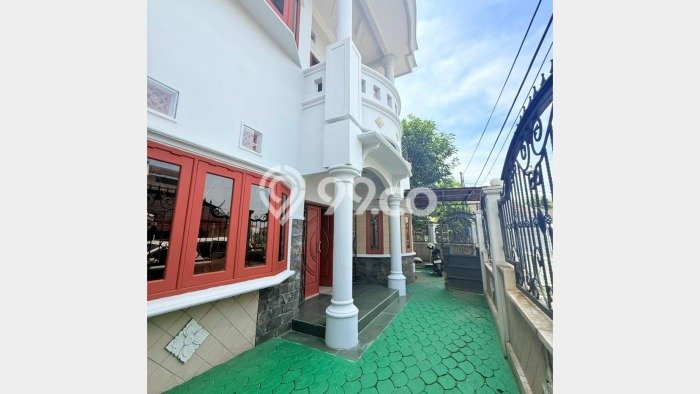 For Sale Hunian Rumah Nyaman 5 Kamar di Pondok Tjandra, Sidoarjo For Sale Hunian Rumah Nyaman 5 Kamar di Pondok Tjandra, Sidoarjo