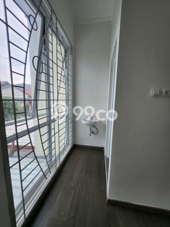 Rumah Minimalis 5 KT di Bintaro Tangerang Selatan Unfurnished Rumah Minimalis 5 KT di Bintaro Tangerang Selatan Unfurnished