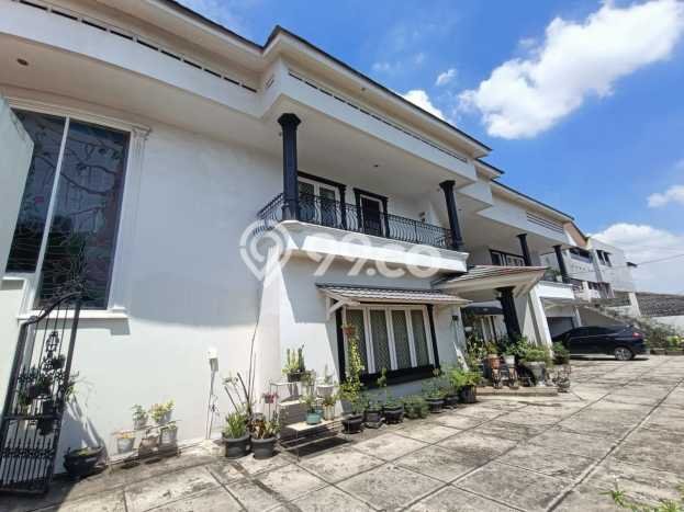 Dijual Rumah Luas Elegan Dengan View Eksklusif di Jati Mekar, Bekasi Dijual Rumah Luas Elegan Dengan View Eksklusif di Jati Mekar, Bekasi