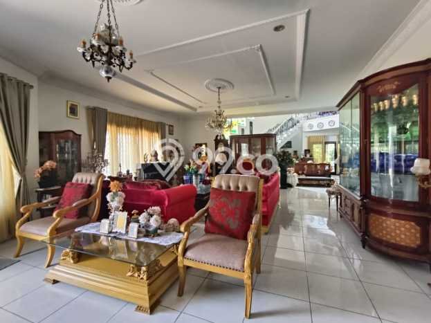 Dijual Rumah Luas Elegan Dengan View Eksklusif di Jati Mekar, Bekasi Dijual Rumah Luas Elegan Dengan View Eksklusif di Jati Mekar, Bekasi