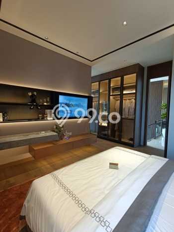 Rumah Elit LB 390m2 Siap Huni Desain Elegan di Kota Wisata, Bogor Rumah Elit LB 390m2 Siap Huni Desain Elegan di Kota Wisata, Bogor