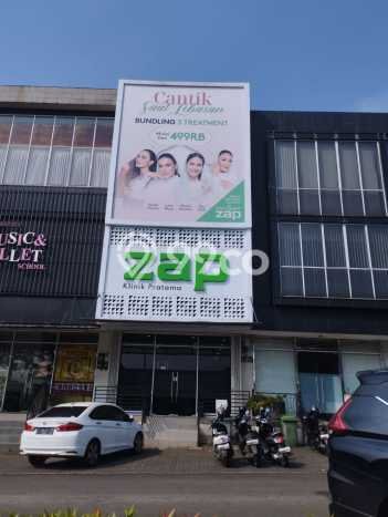 Hunian Elit LB 189m2 Siap Pakai Desain Elegan di Kota Wisata, Bogor Hunian Elit LB 189m2 Siap Pakai Desain Elegan di Kota Wisata, Bogor