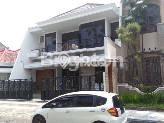 Dijual Rumah Mewah Megah Dengan View Cantik di Oro-Oro Dowo, Malang Dijual Rumah Mewah Megah Dengan View Cantik di Oro-Oro Dowo, Malang