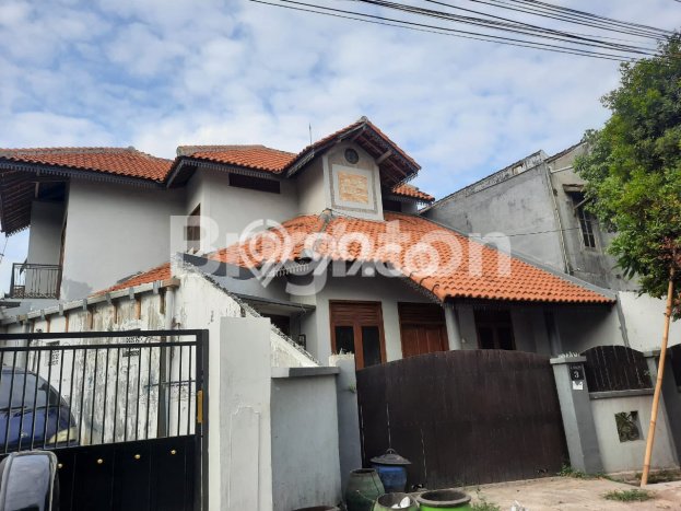 Rumah Modern 6 KT di Tunggulwulung Malang Rumah Modern 6 KT di Tunggulwulung Malang