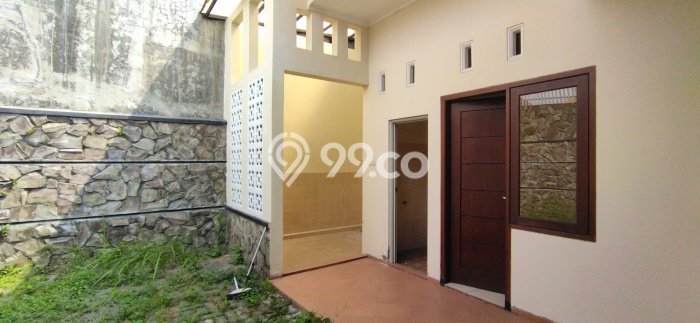 Disewakan! Rumah 4 Kamar Tidur &
3 Kamar Mandi di Villa Puncak Tidar, Malang Disewakan! Rumah 4 Kamar Tidur &
3 Kamar Mandi di Villa Puncak Tidar, Malang