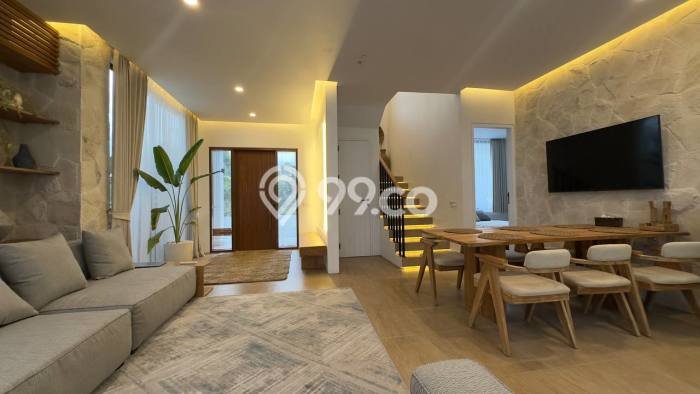 Vila Kawasan , Area 170m2m², Lingkungan Nyaman Vila Kawasan , Area 170m2m², Lingkungan Nyaman