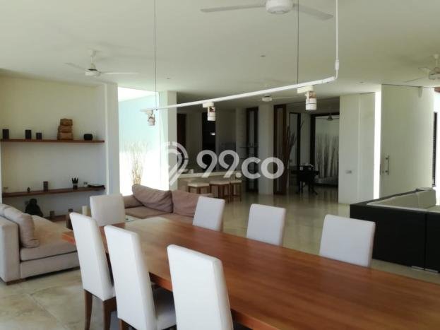 FOR SALE! Vila Kawasan , Area 1400m2m², Lokasi Premium FOR SALE! Vila Kawasan , Area 1400m2m², Lokasi Premium