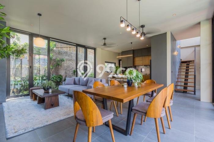 Vila Terawat Kawasan , Luas 363m2m², Lingkungan Tenang dan aman Vila Terawat Kawasan , Luas 363m2m², Lingkungan Tenang dan aman