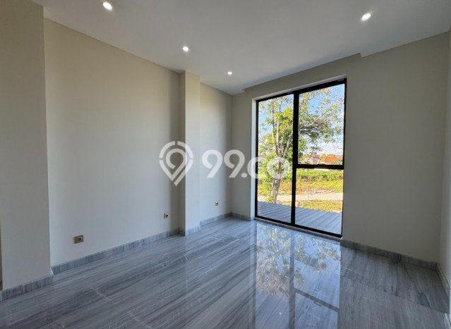 Rumah di Umalas, Badung, LT 250m² LB 270m² Rumah di Umalas, Badung, LT 250m² LB 270m²