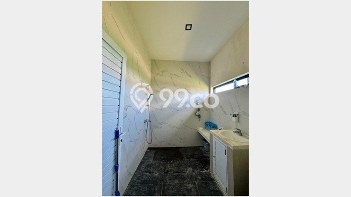Ready to Use! Luxury House LT 122m2 Desain Elegan di Kerobokan Ready to Use! Luxury House LT 122m2 Desain Elegan di Kerobokan