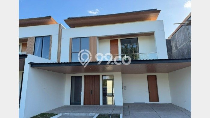 Rumah di Umalas, Badung, LT 250m² LB 270m² Rumah di Umalas, Badung, LT 250m² LB 270m²