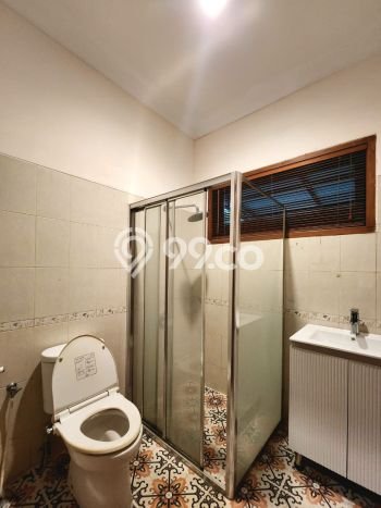 BEST DEAL! Rumah area , 6 KT, Dekat Pusat Kota, LT 1300m2m² LB 1000m2m² BEST DEAL! Rumah area , 6 KT, Dekat Pusat Kota, LT 1300m2m² LB 1000m2m²