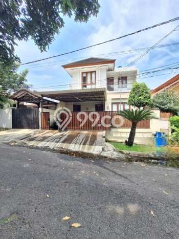 Rumah Elit Modern Tanpa Renovasi di Lebak Bulus Jakarta Selatan Rumah Elit Modern Tanpa Renovasi di Lebak Bulus Jakarta Selatan