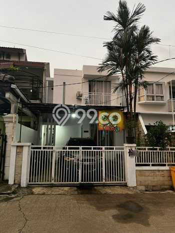 Rumah Eksklusif Dijual LT 160m2 di Ciputat Timur, Tangerang Selatan Rumah Eksklusif Dijual LT 160m2 di Ciputat Timur, Tangerang Selatan